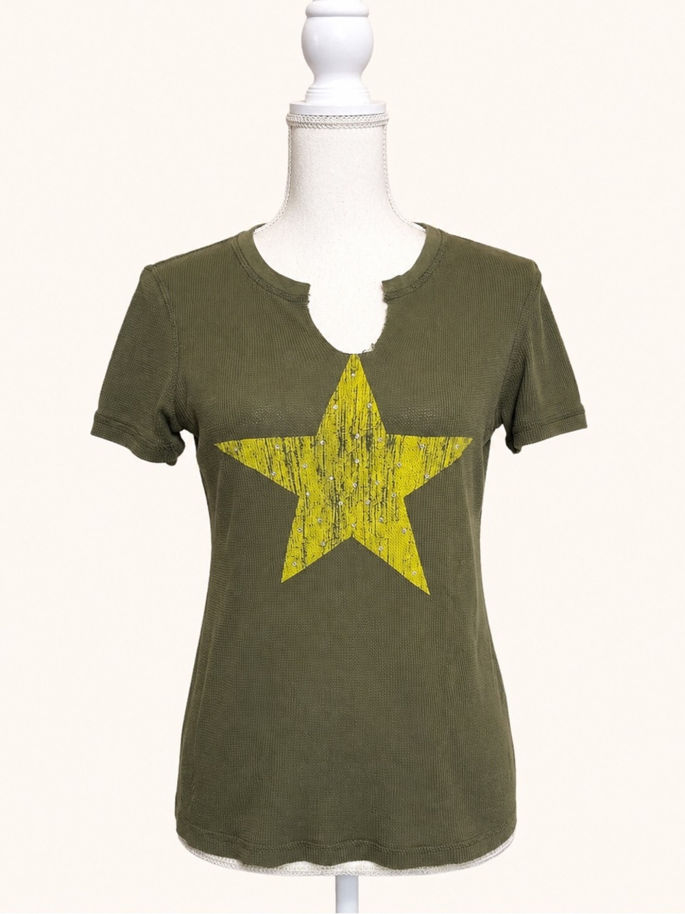 HANK Olive Green Waffle Knit Star Rhinestone  Graphic Tee Size Medium